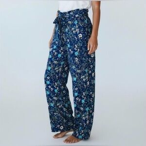 Xhilaration Floral Palazzo Pants
Wide Leg Blue High Rise Womens Medium
